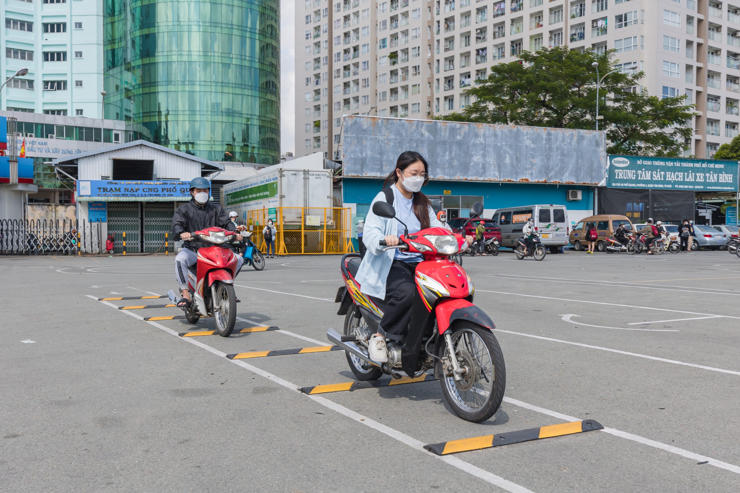 Những điểm mới về thu, nộp phí sát hạch, lệ phí giấy phép lái xe người dân cần biết