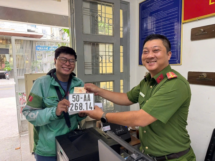 Tin tức sáng 4-9: Giảm 30% phí, lệ phí đăng ký xe, rút ngắn thời gian cấp, đổi giấy phép lái xe